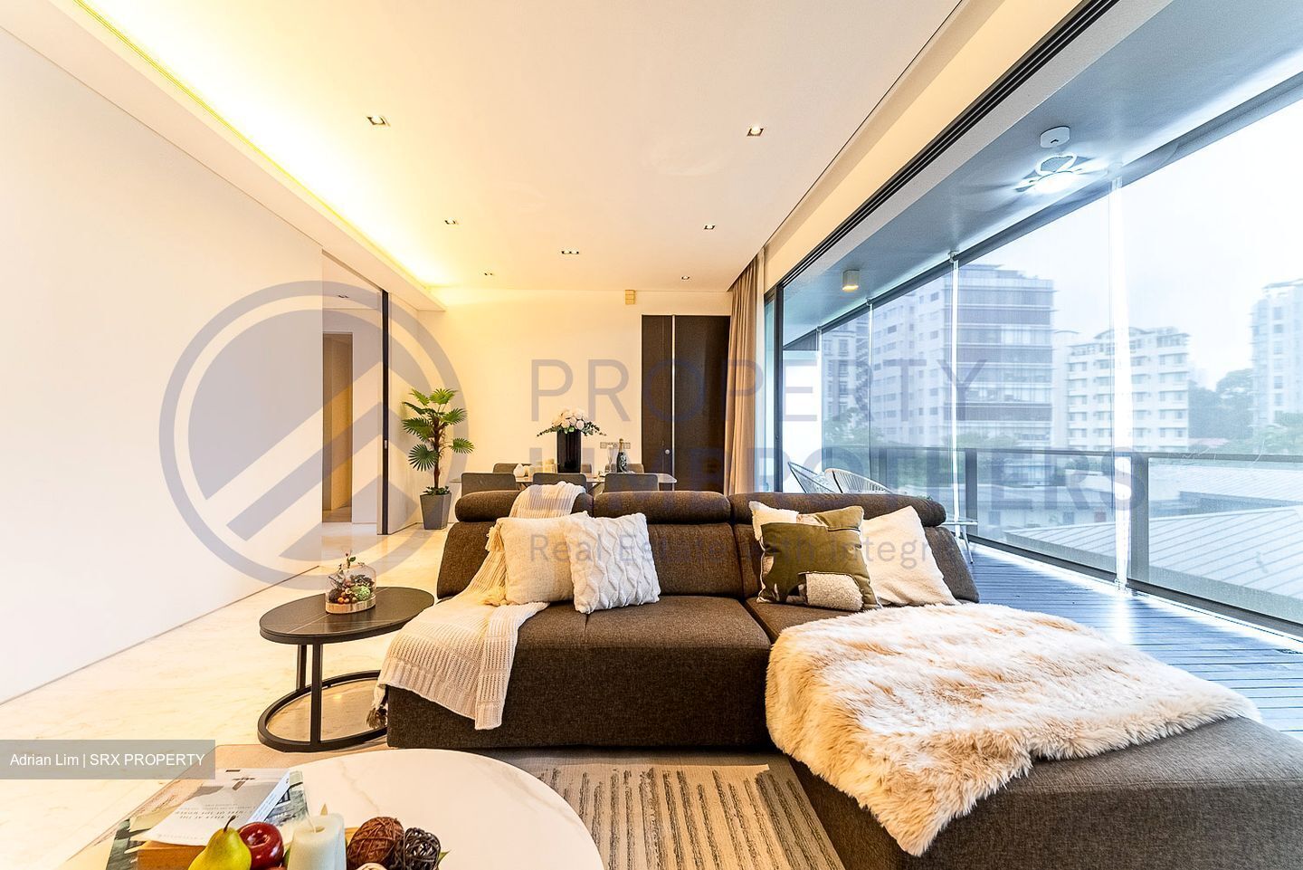 Sui Generis (D10), Condominium #452725391